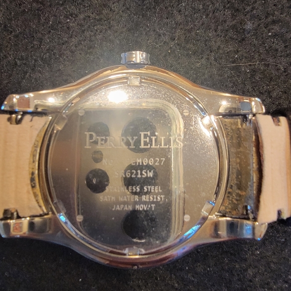 Perry Ellis Men's Watch - Picture 2 of 6